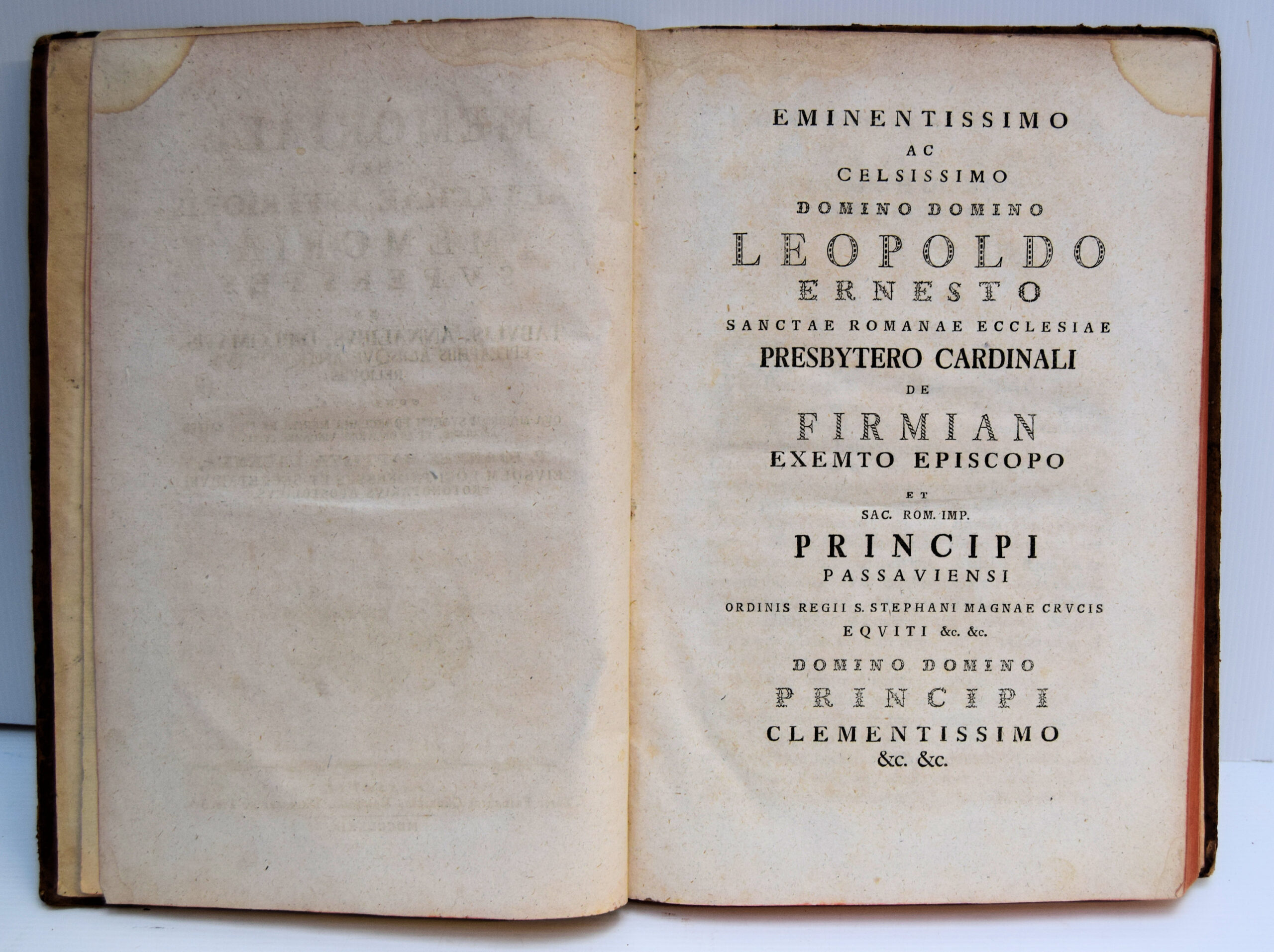 A history of the Abbey of Niederaltaich, Bavaria. MEMORIALE SEV ALTACHAE INFERIORIS, MEMORIA SVPERSTES EX TABVLIS, ANNALIBVS, DIPLOMATIS, EPTAPHIS ALIISQUE ANTIQUITATUM RELIQUIIS CONLECTA, QUA MAIORVM SVORUM PRAECLARA MERITA ET PIOS EXITUS RECOLERE, ET AB OBLIVIONE VINDICARE CVPIT. - Image 4
