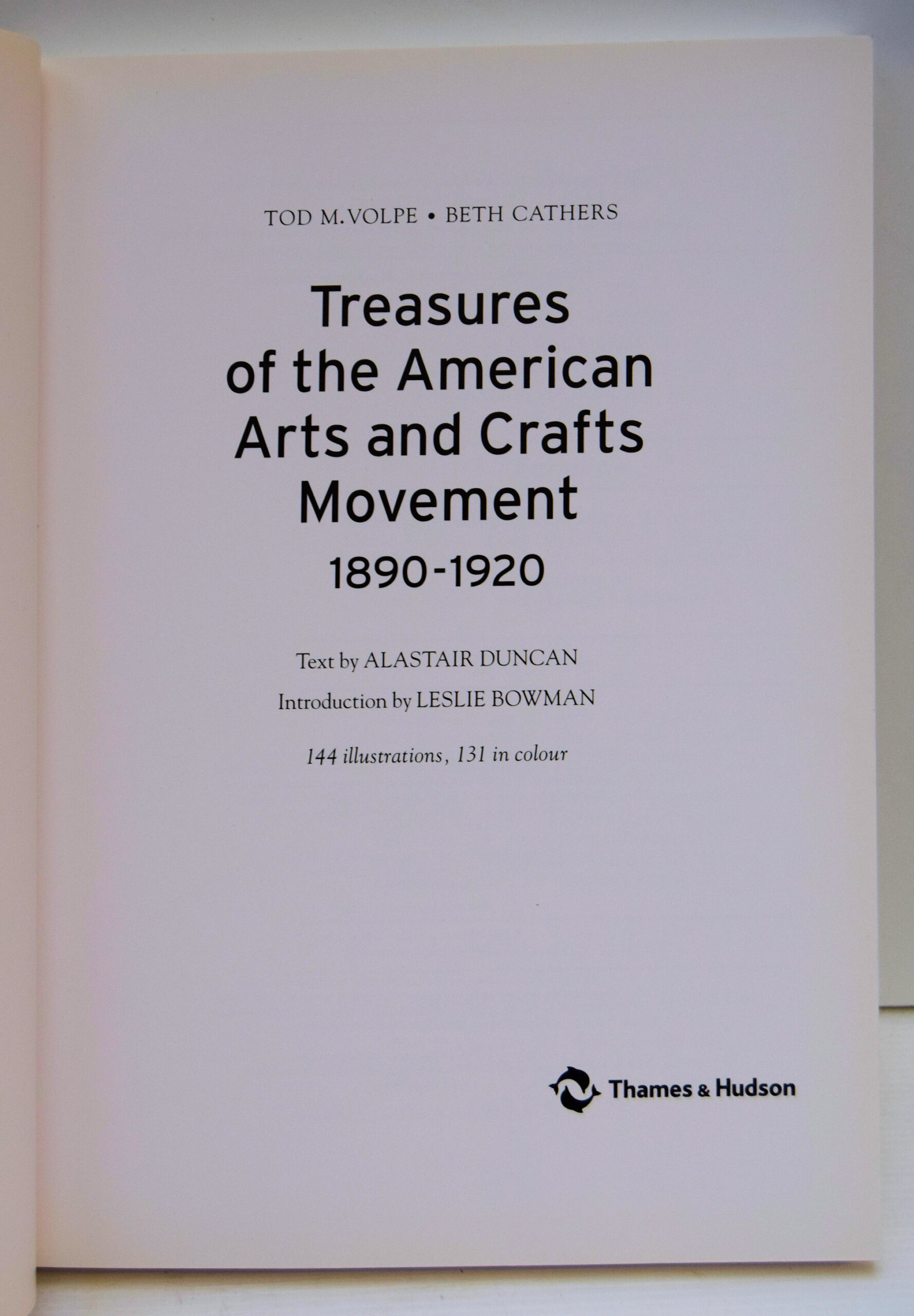 TREASURES OF THE AMERRICAN ARTS AND CRAFTS MOVEMENT 1890-1920. - Image 2