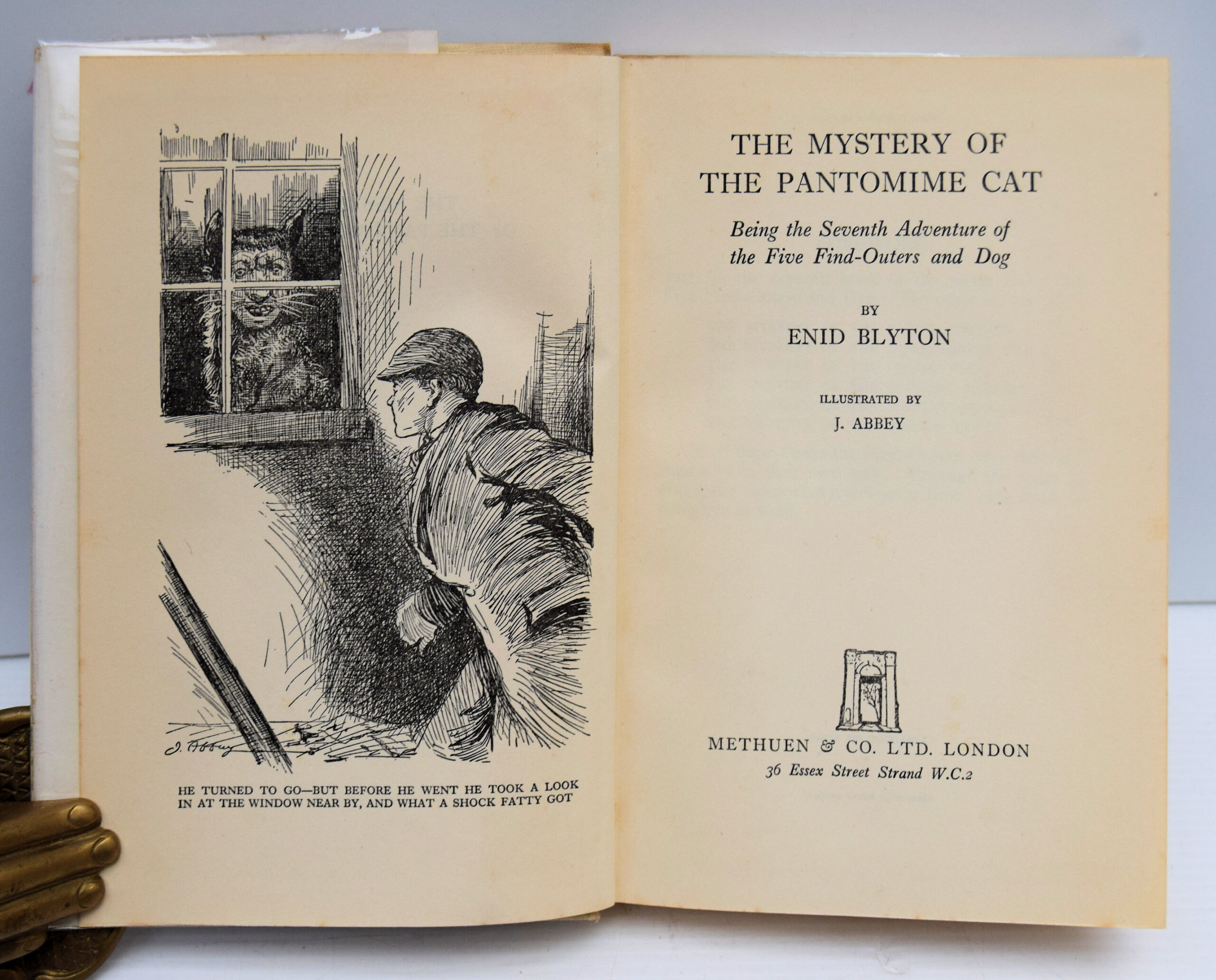 The Mystery of the Pantomime Cat. - Image 2